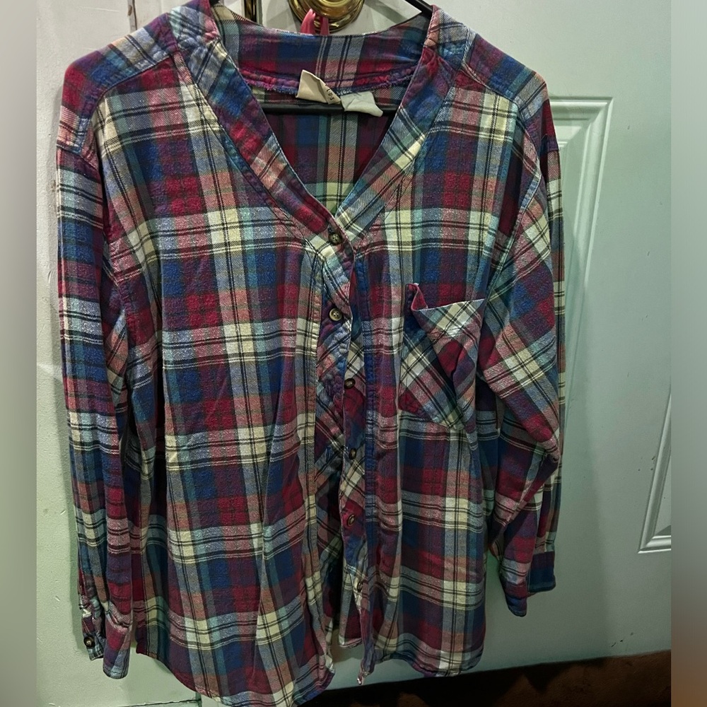 Red, blue, white flannel. Backroad blues brand. Size large.